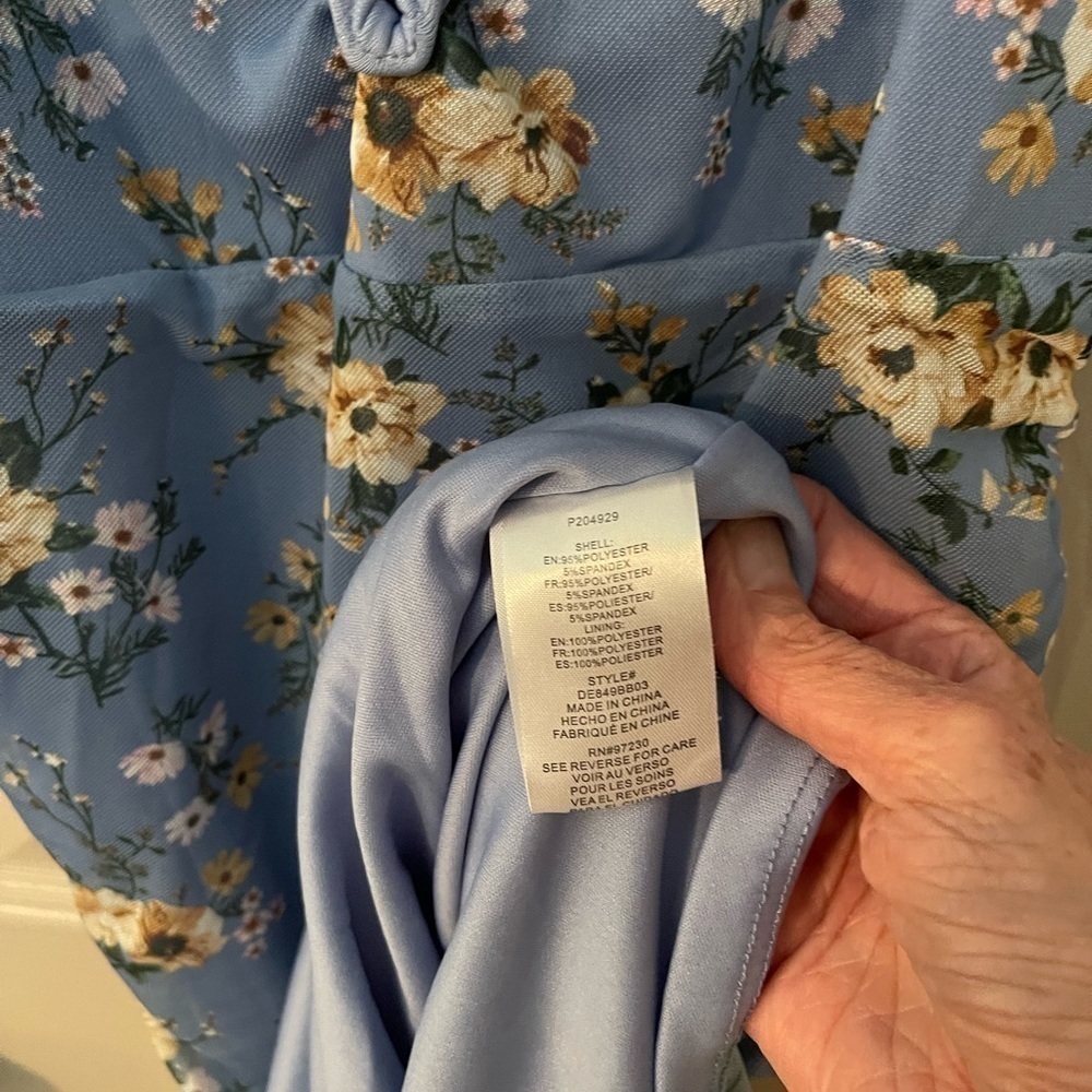 Almost Famous blue body fitting ruched floral strappy dress.​ - Picture 4 of 7